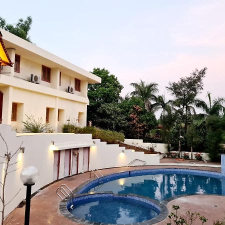 Arcus Villa - Swimming Pool/Ac/Luxurious Mahābaleshwar Buitenkant foto